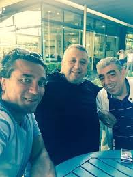 Sedat peker, halil falyalı'nın uyuşturucu trafiği noktasında kilit bir isim olduğunu iddia etti. Abc Gazetesi On Twitter Sedat Peker In Videosu Ile Gundeme Gelen Halil Falyali Nin Oktay Kaynarca Ile Fotograflari Ortaya Cikti