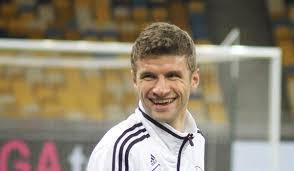 Da thomas müller zu recht zum vorbild vieler kinder geworden ist, findest du hier auch das passende müller kindertrikot. Thomas Muller Vermogen Gehalt Beim Fc Bayern 2021