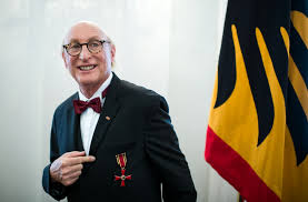 Browse 2,518 otto waalkes stock photos and images available, or start a new search to explore more stock photos and images. Otto Waalkes Privat So Lebt Der Beruhmteste Ostfriese Heute News De