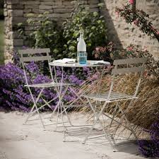 Featuring a rustproof aluminum frame with a weathered bronze. Garden Trading Bistro Set Rive Droite Interismo Online Shop Global