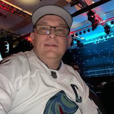 Ian Olson's Instagram, Twitter & Facebook