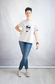 Paul verhoeven costume designer having spent much of the early portion of basic instinct in custom tailored suits and shirts from. Diy T Shirt With Screenprinted Audrey Hepburn Secondo Piano Basic Instinct
