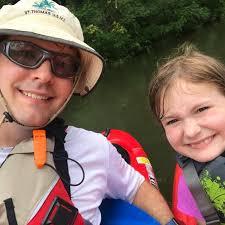 Can bromine treatment in hot tubs cause cold symptoms with laryngitis?