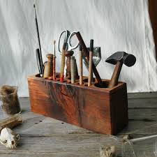 5 Outils Qui Feront De Vous Un Meilleur Redacteur Web Bureau En Bois De Recuperation Stylo En Bois Outils