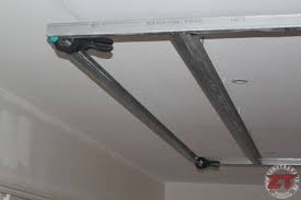 Comment monter un faux plafond placo ® ? Brico Creation D Un Faux Plafond Avec Ruban Led Et Spots Plafond Faux Plafond Ruban Led