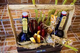 Bier Geschenke Selber Machen Bierbehalter Mit Leckerein Bierflaschen Biergeschenke Blumen Fur Manner Geburtstagsgeschenk Mann Geschenke Geschenke Selber Machen