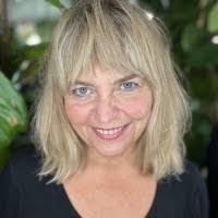 Catrina Brown's Instagram, Twitter & Facebook