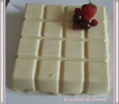 Fraisier En Coque De Chocolat Blanc Chocolat Blanc Alimentation Gateaux Et Desserts