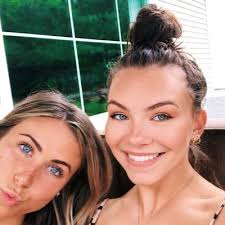 Shea Elizabeth (@shea_t7)