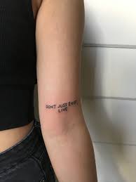 Pin Von Marinaxmeyer Auf Skizze In 2020 Handgeschriebene Tattoos Tattoos Schreiben Freundin Tattoos