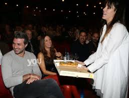 Στη συνέχεια, η έλλη κοκκίνου έρχεται αντιμέτωπη με το θέμη γεωργαντά και τις ερωτήσεις του στο εξομολογητήριο. Ellh Kokkinoy Deite Ton Gohteytiko Synodo Ths Se Nyxterinh E3odo Einai 3ana Erwteymenh