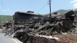 El movimiento telúrico se produjo a las 21:48 horas (local) cerca de la ciudad de dali, a una profundidad de diez kilómetros, indicó el servicio geológico de estados unidos (usgs). Terremoto En China 2013 Seismo De 7 Grados En Sichuan
