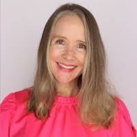 Isabella Dudley's Instagram, Twitter & Facebook