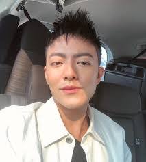 Royce Lee's Instagram, Twitter & Facebook