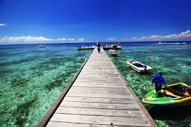 Foto dan gambar,gambar pemandangan pantai alam yang indah hd,pemandangan pantai dan laut yang indah menjadikan pikiran kita menjadi tenang,eksotis keindahan alam pantai bisa dilihat saat kita berkunjung ke tempat pariwisata,namun karena kesibukan aktivitas sehari hari kita tidak dapat melihat indahnya pemandangan pantai alam yang sangat indah tetapi anda bisa melihat melalui foto dan gambar. 10 Pantai Terindah Di Indonesia Yang Wajib Dikunjungi