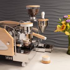 Are You Seeking A Distinctive Home Barista Setup Specialtycoffee Modernhome Homebarista Artpressodesign In 2020 Coffee Tamper O Design Modern House