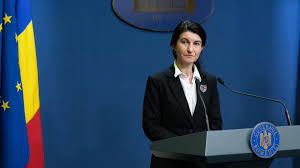 Ei bine socoteala banilor primiți odată cu ieșirea la pensie sau intrarea în pensie cunoaște forme. Pensii 2020 Ministrul Muncii Nu RenunÅ£Äƒ La Interzicerea Cumulului Pensie Salariu Violeta Alexandru Vine Cu O AltÄƒ Lege In Parlament