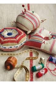 The Maison Sajou Sewing Book Par Lucinda Ganderton Sewing Book Sewing Accessories Pin Cushions