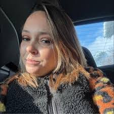 Deanna Muncy's Instagram, Twitter & Facebook