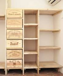 Diy Deco Faire Un Dressing Avec Des Caisses En Bois Etagere Dressing Dressing En Bois Faire Un Dressing