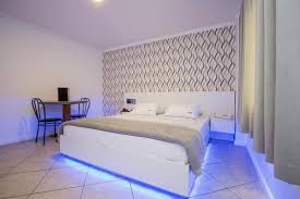 CARICIA HOTEL SANTOS