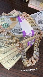 Tons of awesome girly baddie aesthetics wallpapers to download for free. Iphone Girly Aesthetic Gangster Money Wallpaper Novocom Top
