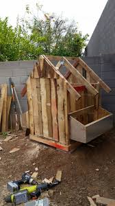 A good chicken coop will make your chickens happy and laying lots of eggs. Chicken Coop Made Of Pallets 5 Steps Instructables