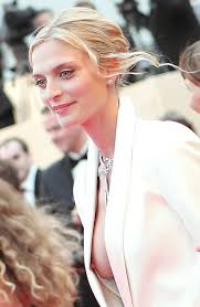 海外セレブのおっぱいが拝めるパパラッチ激写エロ画像40枚｜エロ牧場