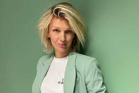 ‎magda mołek, przedstawicielka pokolenia x, youtuberka, dziennikarka i ambasadorka marki reserved, w ramach podcastu z pokolenia na pokolenie zajmie się szeroko pojętą różnicą między generacjami. Magda Molek Obecnie Mamy Zderzenie Dwoch Swiatow Patriarchatu I Sily Kobiet Era Nowych Kobiet