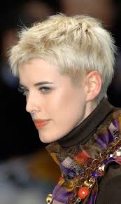 With more and more people running towards long hair and weaves less are deciding to keep it. 38 Short Pixie Haircuts For Thick Hair Get Your Inspiration For 2020 Short Pixie Cuts