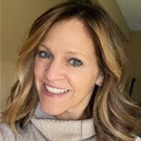 Lisa Hazel's Instagram, Twitter & Facebook