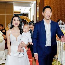 Although she didn't get fired from tvb after the matter, she actually has gotten more work by making fun of herself over her gathering incident. å¤§é©¬åª³å¦‡å›žæ€¡ä¿ å‰tvbå¥³è‰ºäººæž—èŠŠå¦¤å›žé©¬è¡¥åŠžå©šç¤¼ ä¸€å®¶ä¸‰å£å¥½sweet 88razzi
