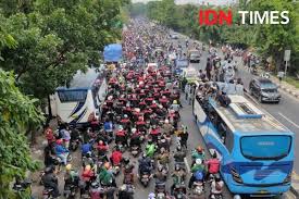 01.03.2021 · berapa gaji dinas pariwisata | chaidir menuturkan gaji bersih yang diterima oleh seorang kepala dinas di dki jakarta bisa mencapai rp50 juta per bulan. Menaker Ungkap Alasan Pesangon Phk Di Omnibus Law Hanya 25 Kali Gaji