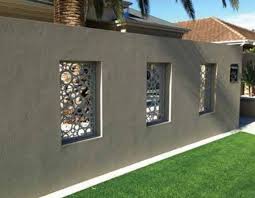 Selain pagar tembok dan pagar batu alam, pagar rumah minimalis dari kayu bisa menjadi alternatif bagi topic: 30 Inspirasi Desain Pagar Tembok Untuk Mempercantik Rumah Anda