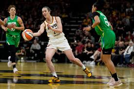 Caitlin Clark and Indiana Fever draw heavy betting action as WNBA season  prepares to open – KGET 17 News