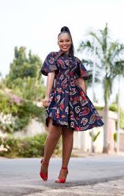 Robe de mariee modèle 2014 avec des manches longues. Robe Evasee Courte En Pagne Wax Par Dakrol Robes Courtes Afrikrea