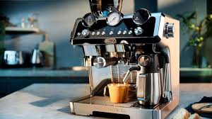 We recommend a cup size of 100 ml for a lungo, 40 ml for an espresso and 25 ml for a ristretto. Best Coffee Machines In Australia Including Nespresso Breville And Delonghi 7news