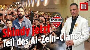 The video showed thick smoke billowing from the house after setting it on fire, while firefighting crews tried to extinguish. So Ist Shindy Mit Den Clans Verstrickt Was Sich Nach Nidal R S Tod Getan Hat Podcast Youtube