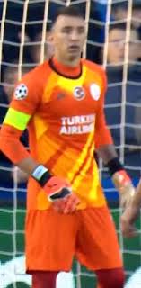2004 yılına kadar uruguay'ın montevideo wanderers takımının. Onur Aydin Ø¯Ø± ØªÙˆÛŒÛŒØªØ± Muslera Nin Forma