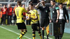 Sergio gómez martín (* 4.september 2000 in badalona) ist ein spanischer fußballspieler.der mittelfeldakteur steht seit august 2019 als leihspieler von borussia dortmund bei der sd huesca unter vertrag und ist spanischer nachwuchsnationalspieler. Bundesliga Who Is Borussia Dortmund S Barcelona Trained Starlet Sergio Gomez