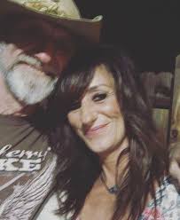 Jamey and BBS covering John Anderson Black sheep FirstBank Amphitheater  BlackBerry Smoke fansBlackberry Smoke's Brothers and Sisters Nickname  PageJamey Johnson from the jumbotrons...