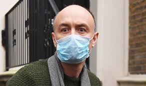 Matt hancock's job hangs in the balance after pictures emerged appearing to show him passionately kissing his personal matt hancock's job is on the line this morning (image: 0kycxvvczpfkym