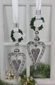Alte fenster mit schönen vintage fensterrahmen, mit mehreren sprossen oder gebogener form findet man am flohmarkt oder in einem alten keller, bzw. Pin Auf Fensterdeko Hanger