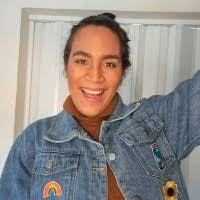 Gloria Colmenares's Instagram, Twitter & Facebook