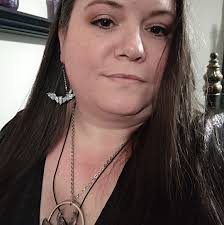 Hello! I'm looking for someone that can make cookies for a graduation party!