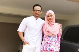 Faizal hussein, pelakon lelaki legend dalam industri perfileman malaysia, bakal beraksi dalam filem longkai tak lama lagi. 5 Artis Lelaki Popular Malaysia Ini Kekal Hot Dan Handsome Di Usia 40 An Encikshino Com