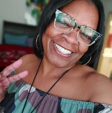 Antoinette Ruff's Instagram, Twitter & Facebook