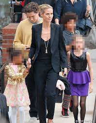 Anfangs hat der sportmanager flavio briatore die vaterschaft von heidi klums erstem kind leni gar nicht anerkennen wollen. Heidi Klum Ex Flavio Briatore Aussert Sich Uber Tochter Leni Ok Magazin