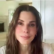 Hello my love ❣️😉, good morning to you and also happy Sunday to you All  💖💖.. Are you willing to have my fans membership card???