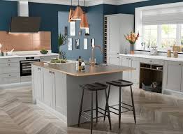 shaker kitchen in fossil grey wren